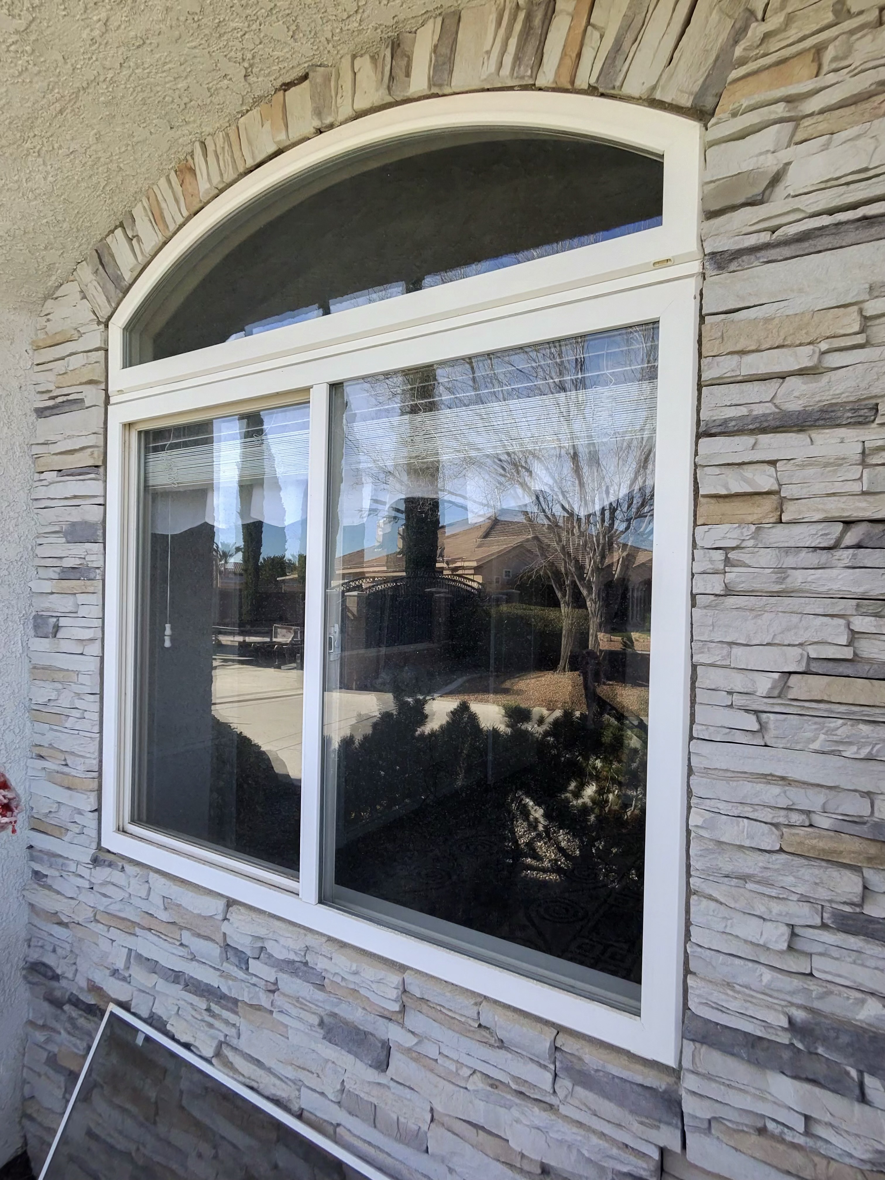 Residential window cleaning Oak Hills CA Premier Window Cleaning